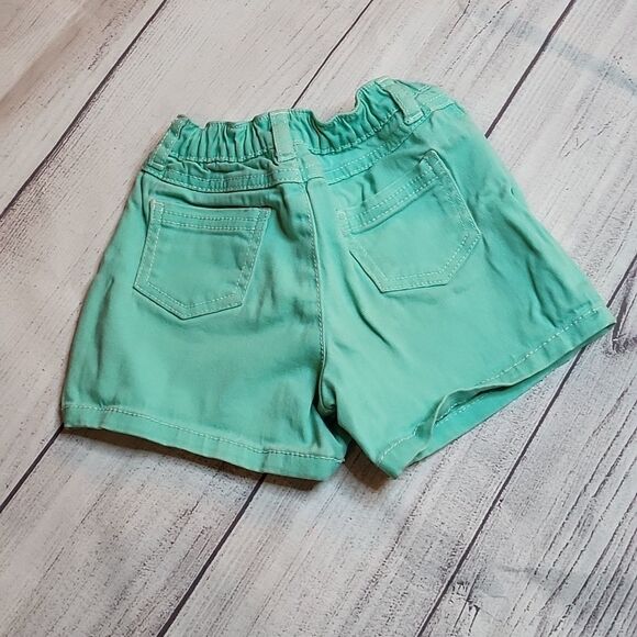 18m Carter's shorts  - Picture 2 of 4